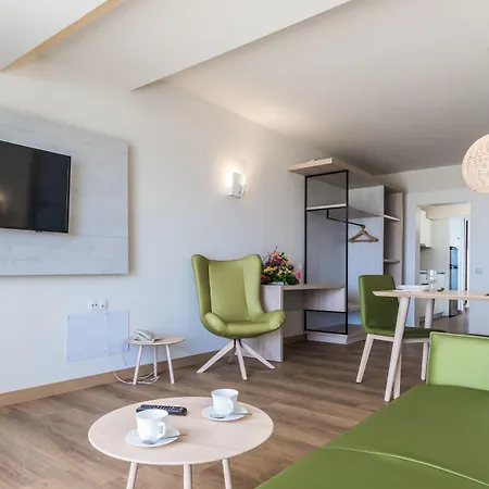 דירה Garden & Sea Boutique By Livvo *