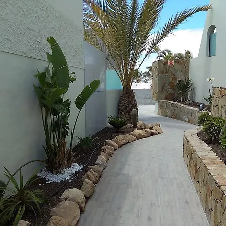 Apartment Garden & Sea Boutique By Livvo
