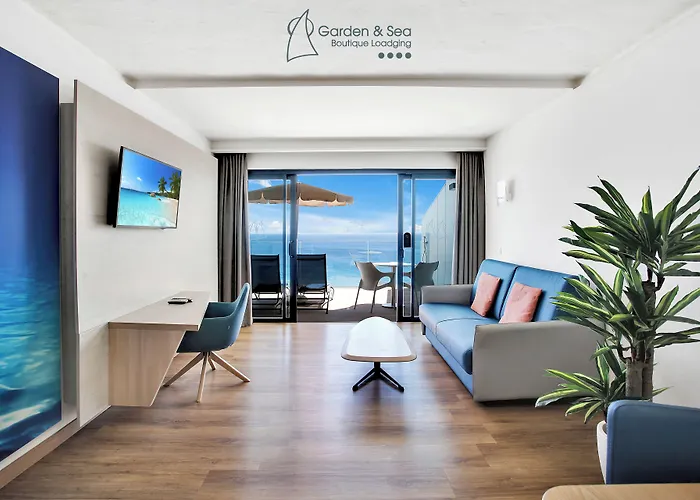 Garden & Sea Boutique By Livvo Apartman