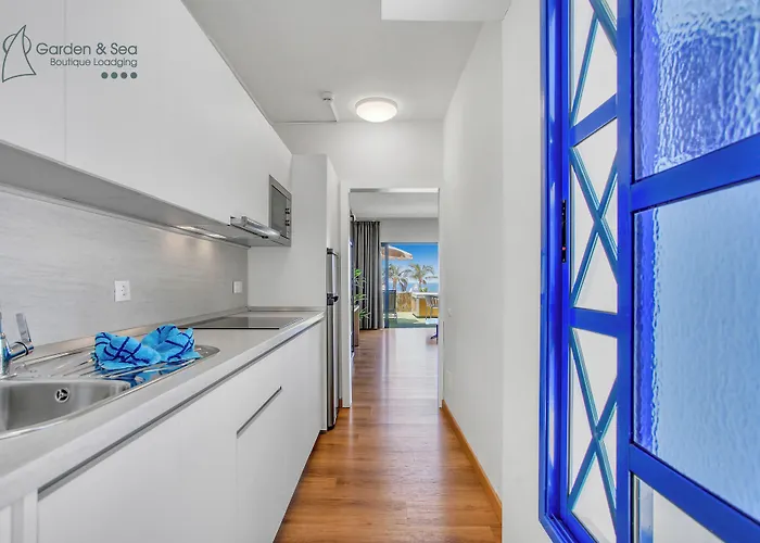 Garden & Sea Boutique By Livvo *