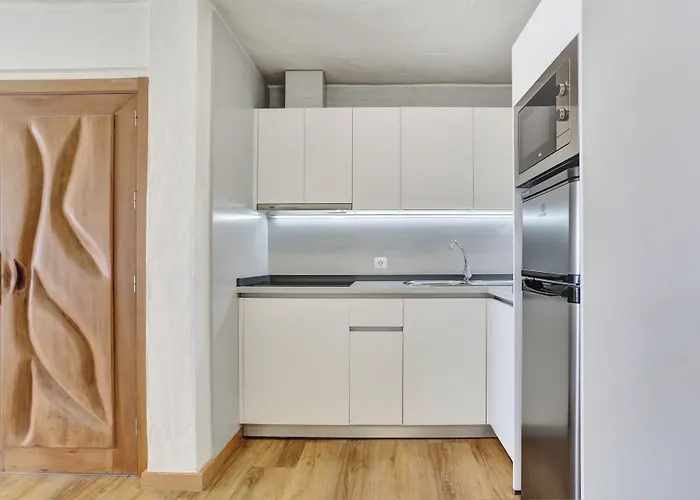 Garden & Sea Boutique By Livvo