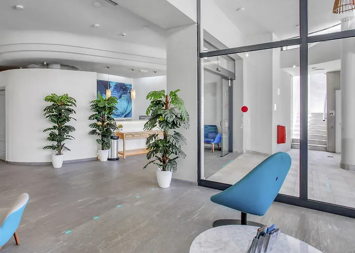 Garden & Sea Boutique By Livvo