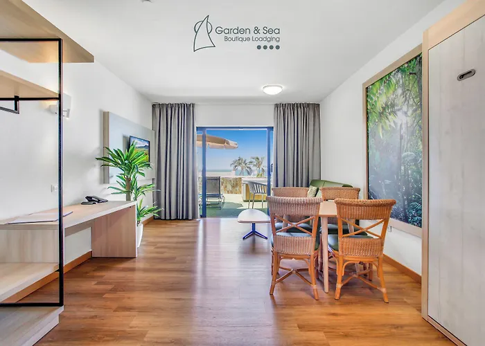 Apartment Garden & Sea Boutique By Livvo